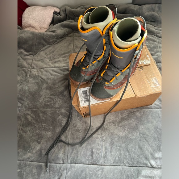 Burton Snowboard Boots - Picture 2 of 10